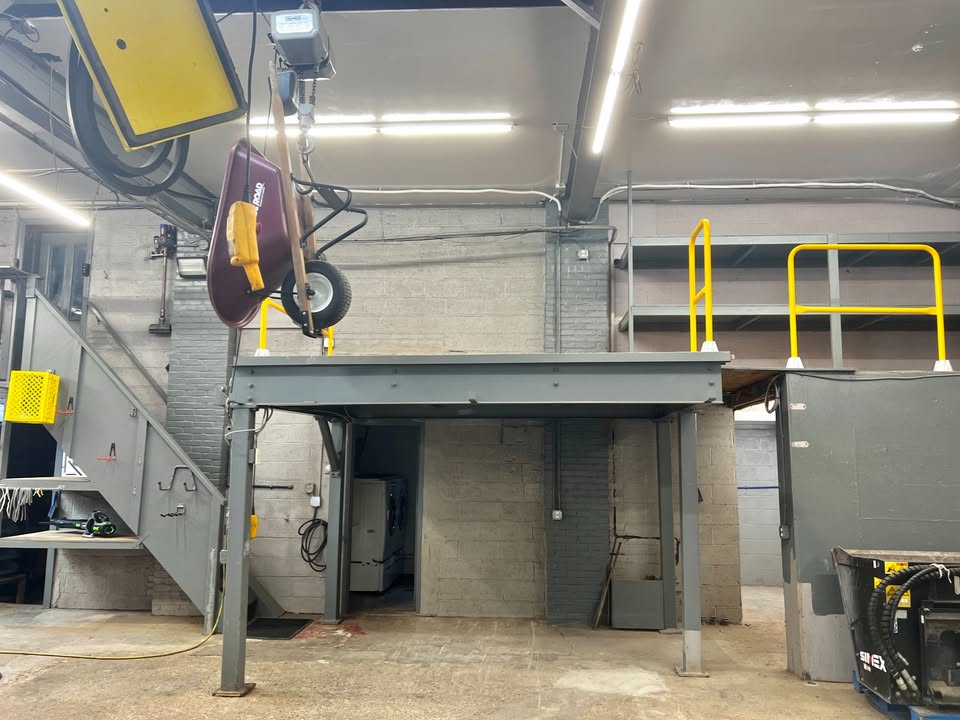 Elevated internal loading area