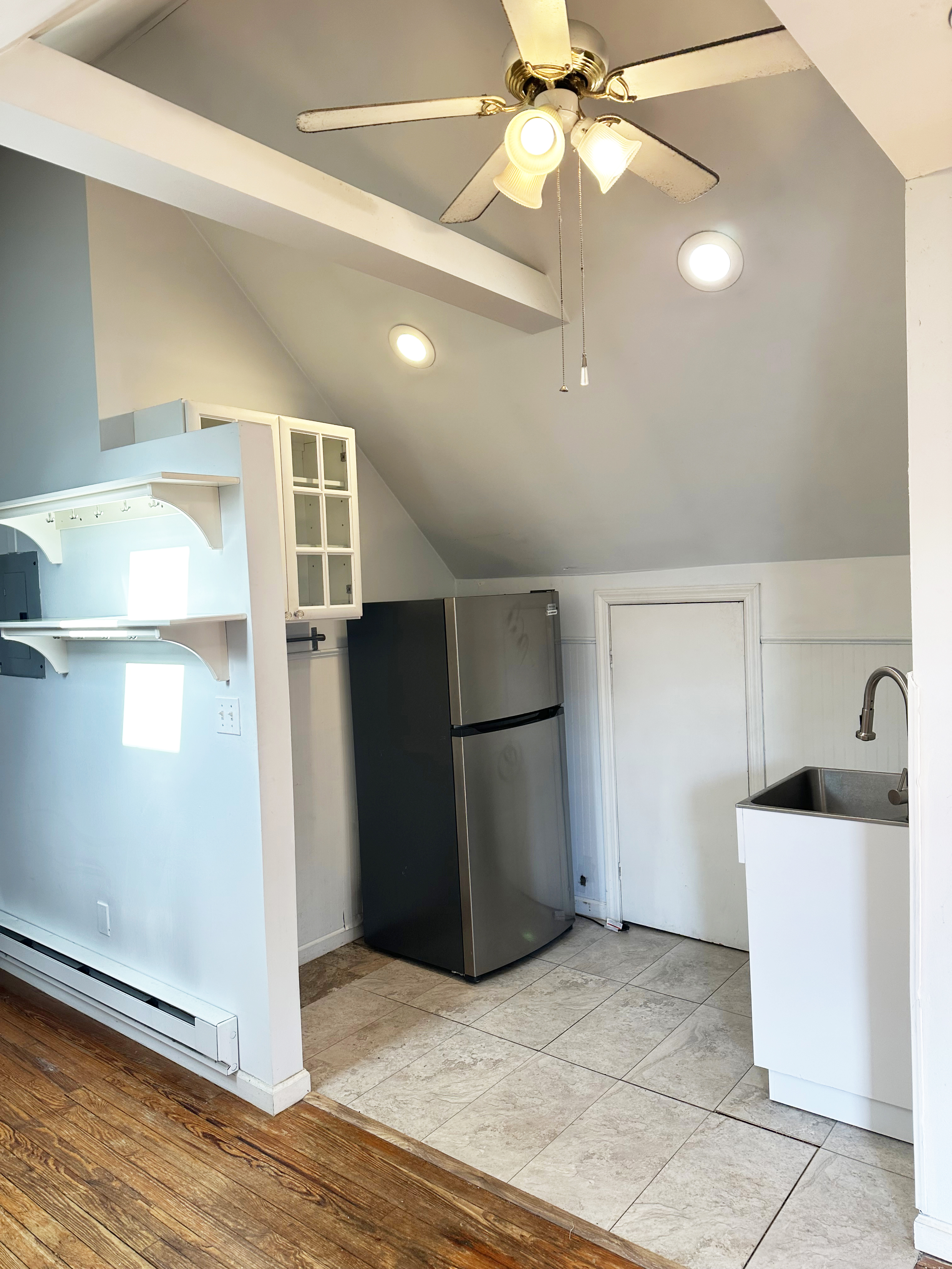 422 valley #3 - Sink & Storage